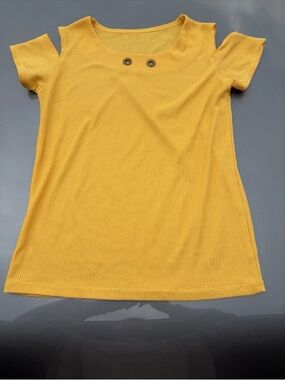 Women’s Yellow off the shoulder/Cold-Shoulder Ribbed Top